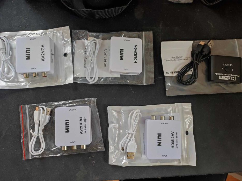 Продават се различни активни / пасивни видео конвертори / адаптери