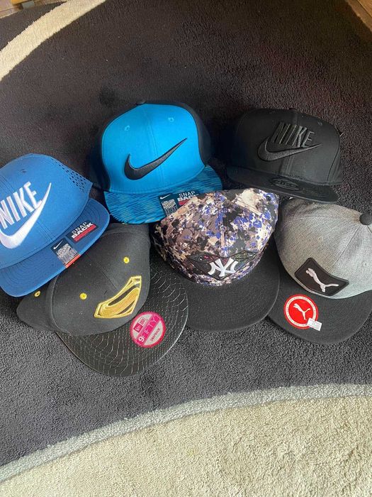 Шапки с козирка , нови