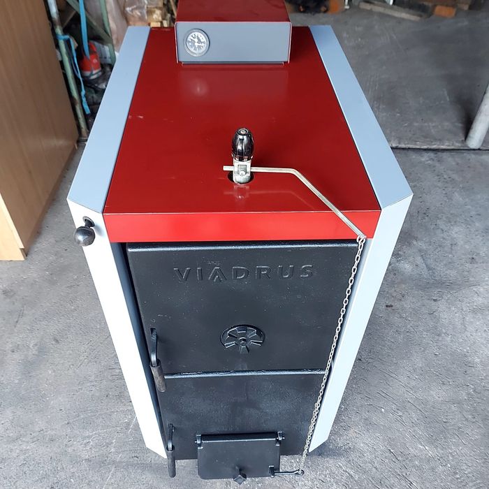 Vind centrala (cazan)viadrus din fonta 30kw 6 elementi