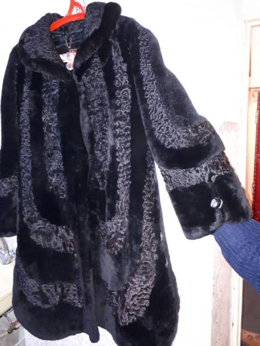 Шуба каракулевая