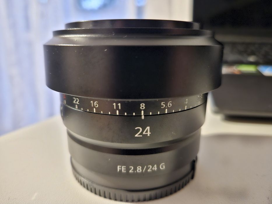 Sony FE  24 mm f2.8 G