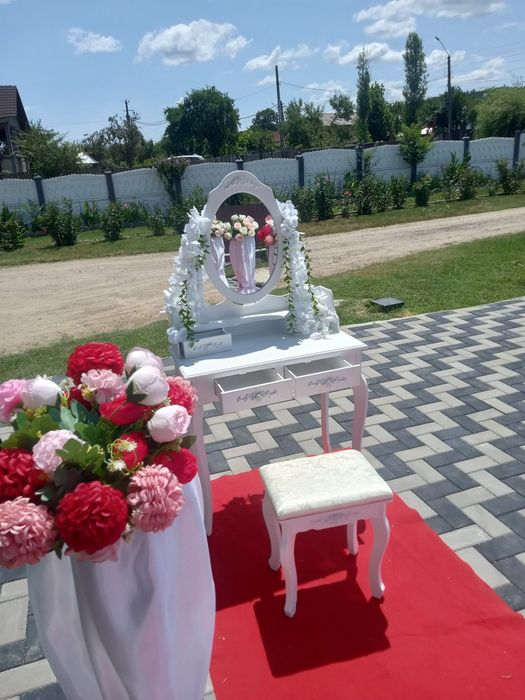 Mașina de fum greu pentru dansul mirilor.+aranjamente intrare