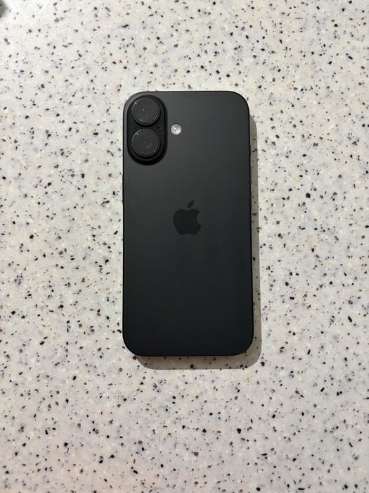 Продам в идеальном состоянии айфон 16