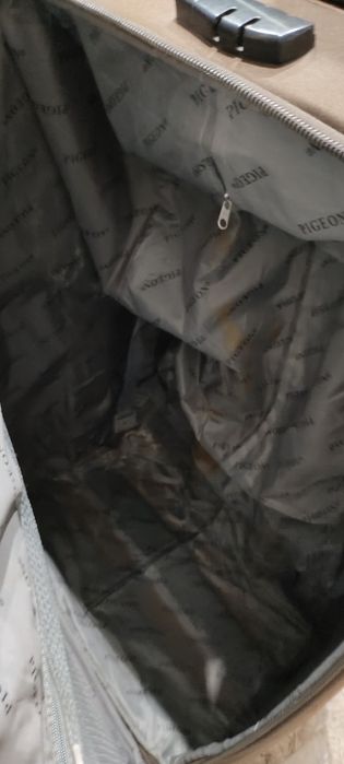 Большой чемодан.