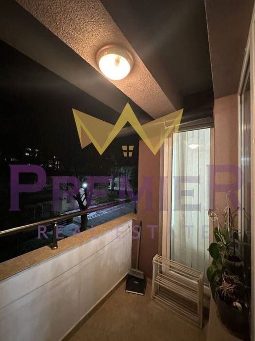 Многостаен в Бургас, Лазур