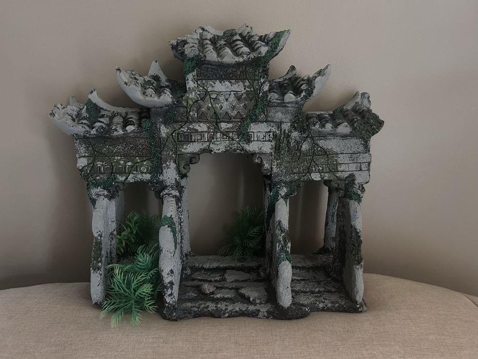 Продам декор в аквариум