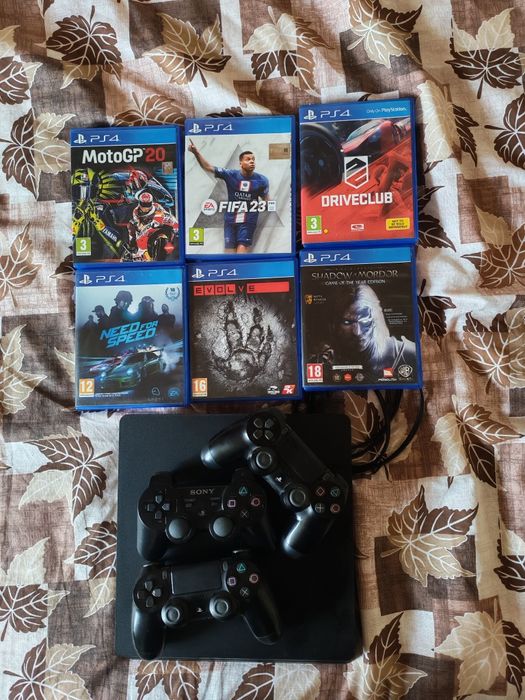 Playstation 4 slim