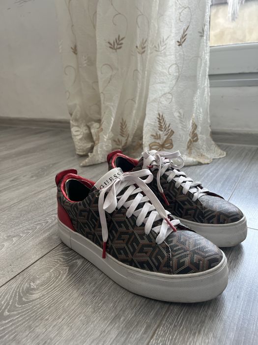 Adidasi Guess 38