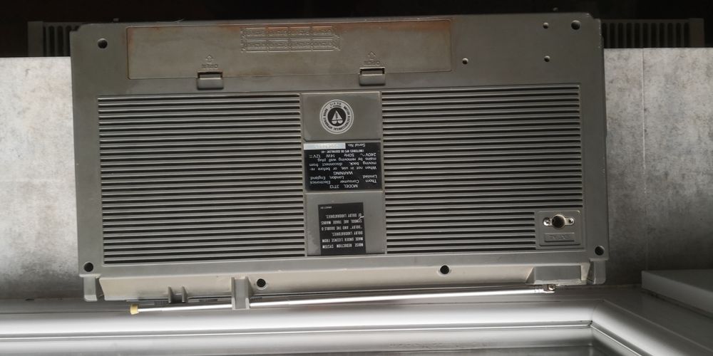 radio-castofon Ferguson perfect funcțional și la casetă