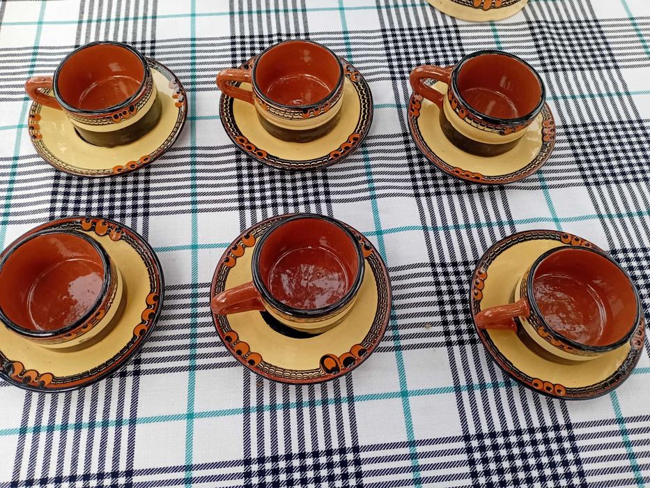 Глинен ретро сервиз за кафе от 1972 година