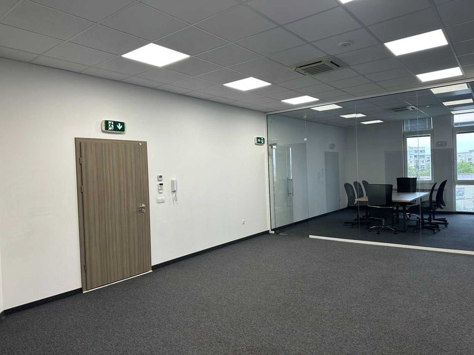 ОФИС ПОД НАЕМ – 208 кв.м