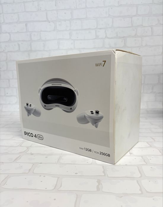 Ochelari VR Pico 4 Ultra 12GB Ram, 256GB UHD 4K + Stand - Stare impecabila!