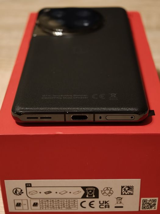 OnePlus 12 (512GB/16 GB RAM) Гаранционен