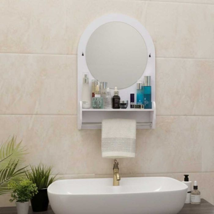 Огледало за грим и спестяващо място за баня и спалня