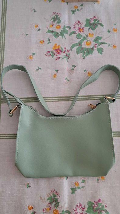 Дамска чанта бродирана