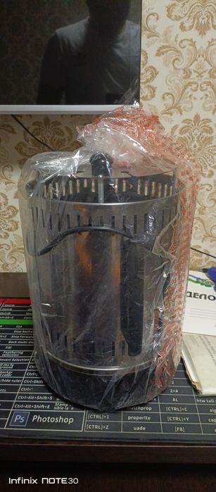 Шашлчница почти новая с 8 резервуаром для шашлыка