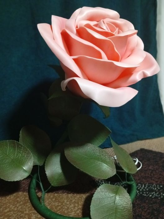 Роза из изолона.