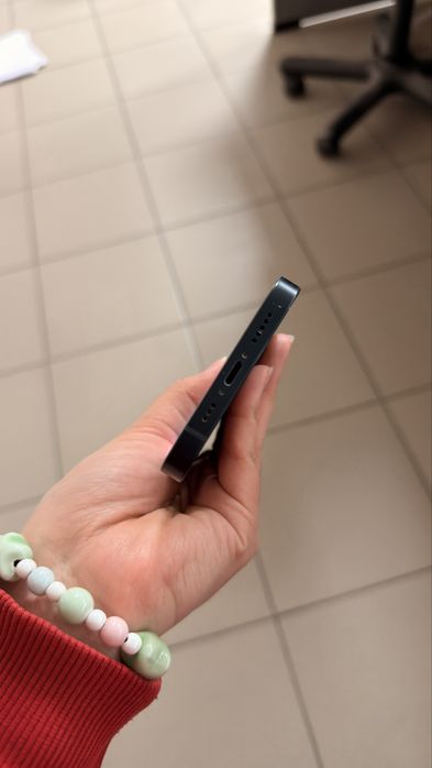 Продаю iphone 13 128gb