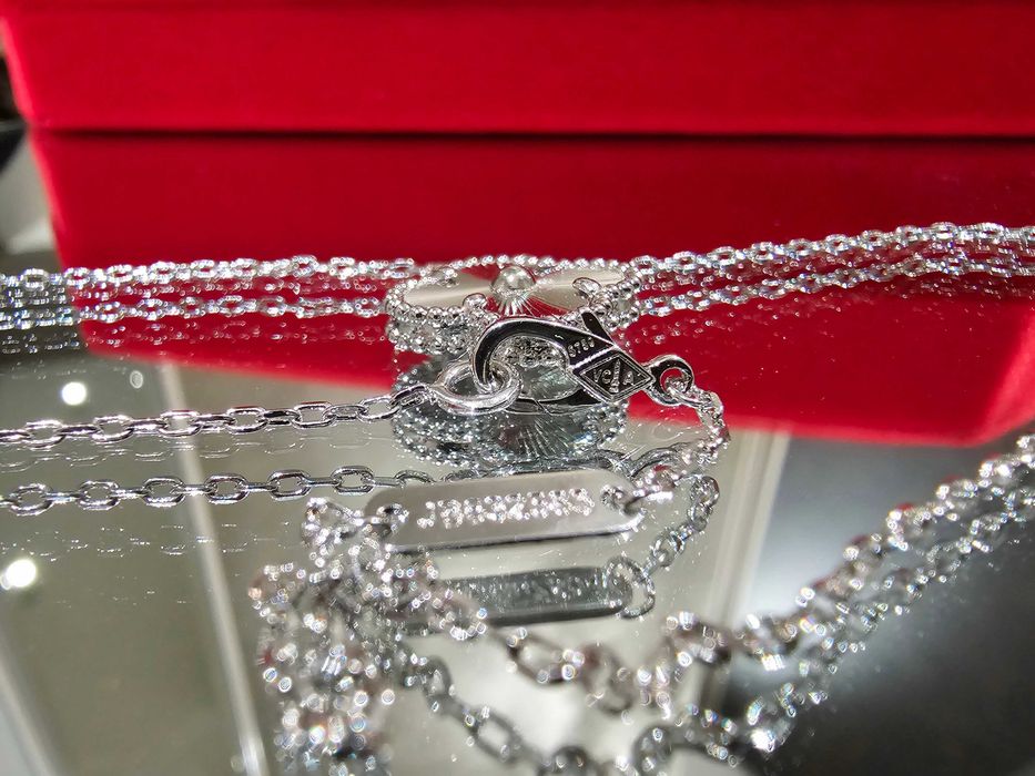 Van Cleef & Arpels VCA Silver Alhambra 1 Motif Clover Дамско Колие