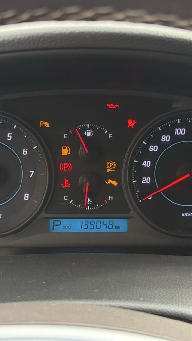 Captiva 3 2013 yil seriy metallik gazi bor zo'r holatda