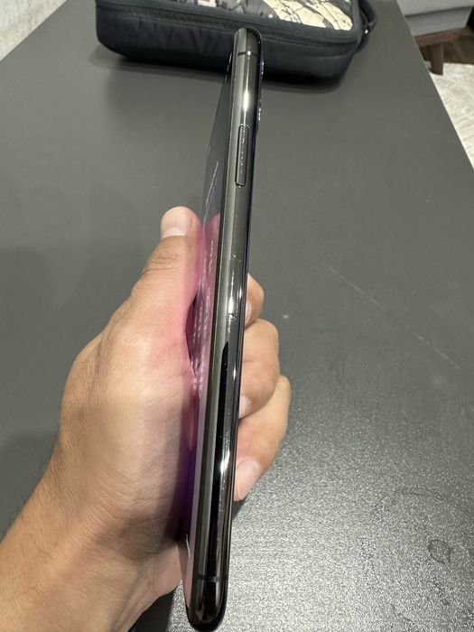 Продам Iphone 11 pro max