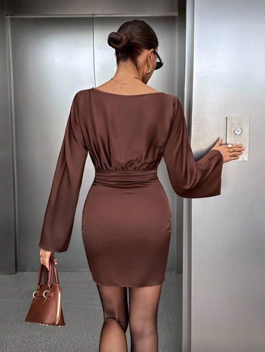 Нова къса кафява рокля с дълъг ръкав