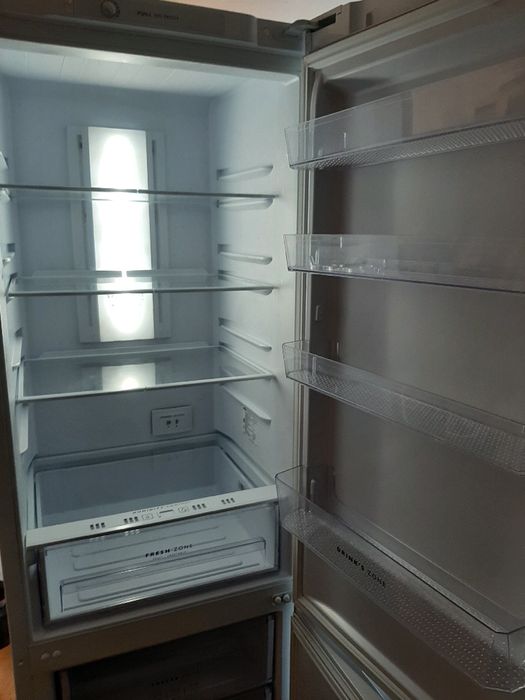 Холодильник высокий продам. Доставка