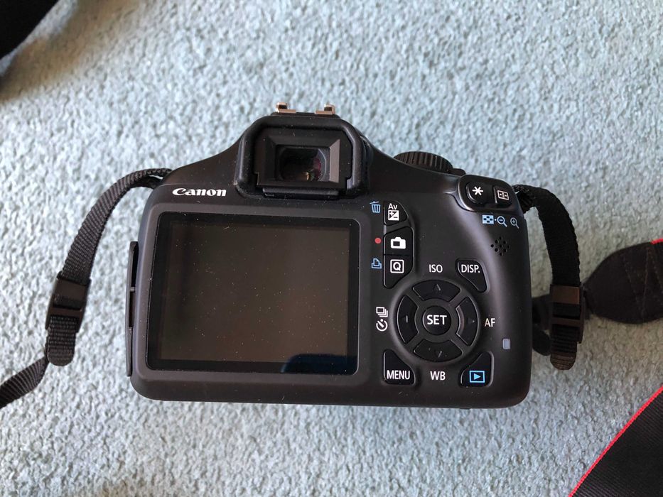 Aparat Foto Canon EOS 1100D Dslr + geanta de transport Kata + card