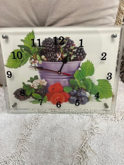 Продам настенные часы