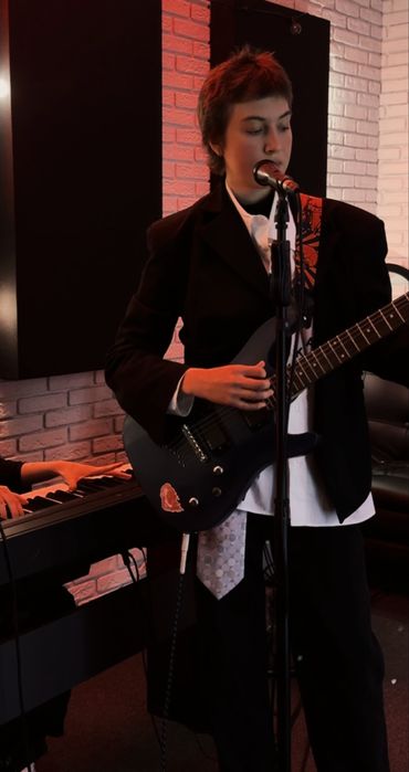 Преподаватель гитары/преподаватель вокала