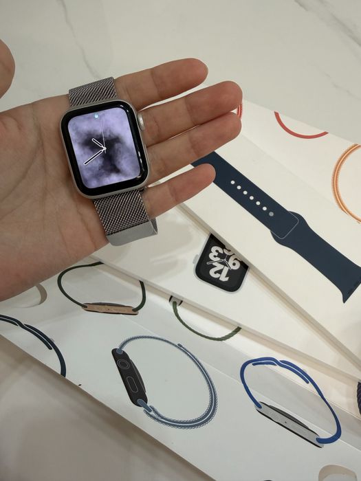 Apple Watch SE 40 мм
