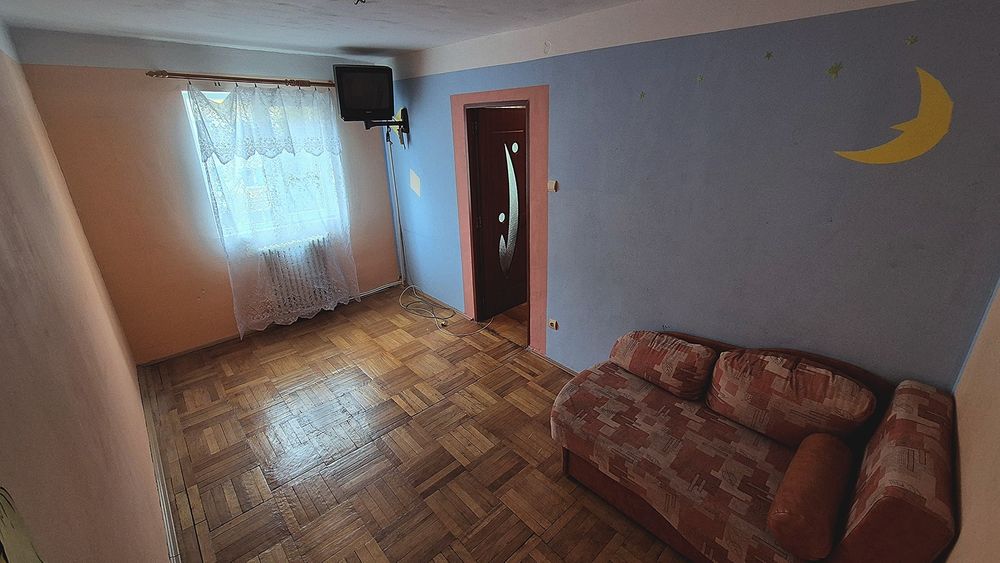 Apartament 3 camere etaj 2