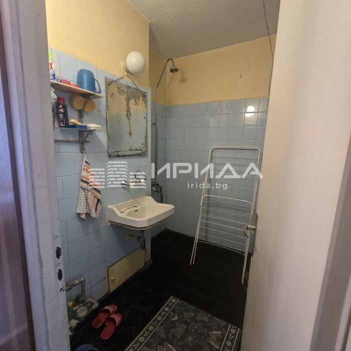 Продава тристаен апартамент в квартал Младост 2