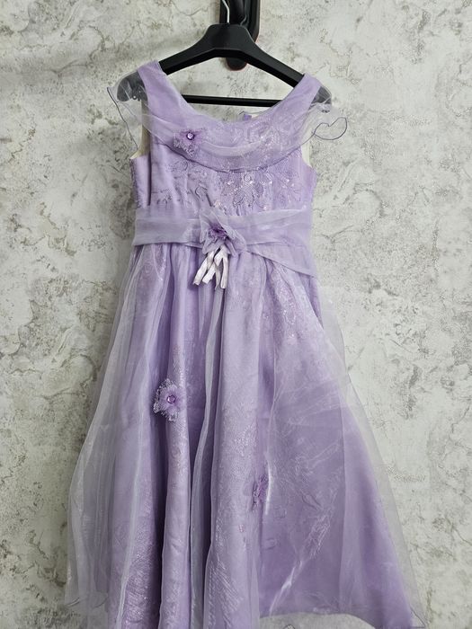 Нарядные платья для девочек