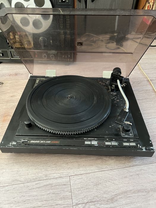 Проигрывтель винила