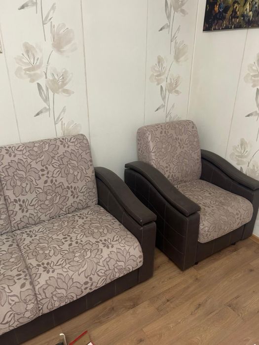 Продам диван с креслом