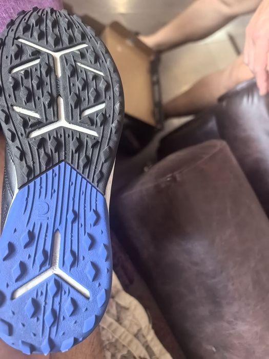 Продавам детски футболни обувки различни видове