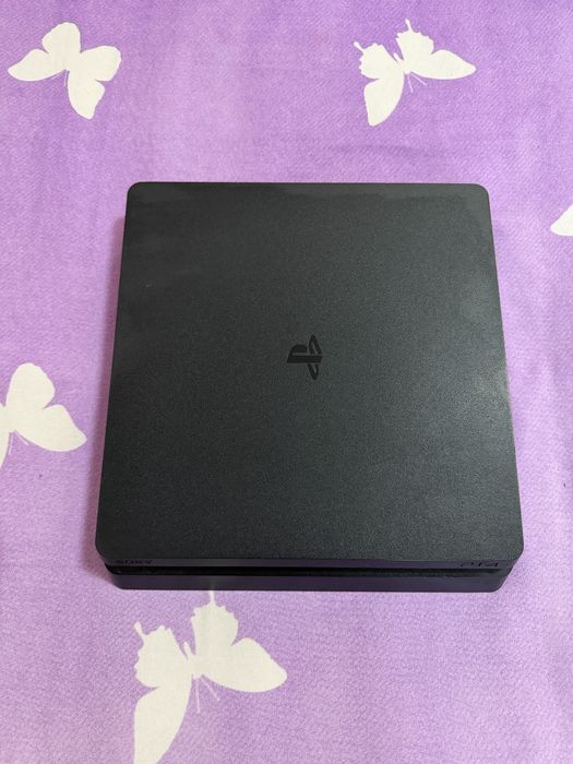PS4 1TB+2 Manete+Gta V,FC24