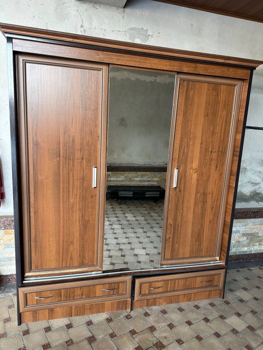 Shkaf 210×180 sotiladi