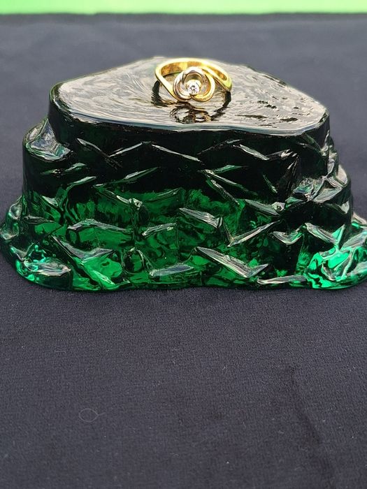 Inel veci aur de 18k si diamant natural