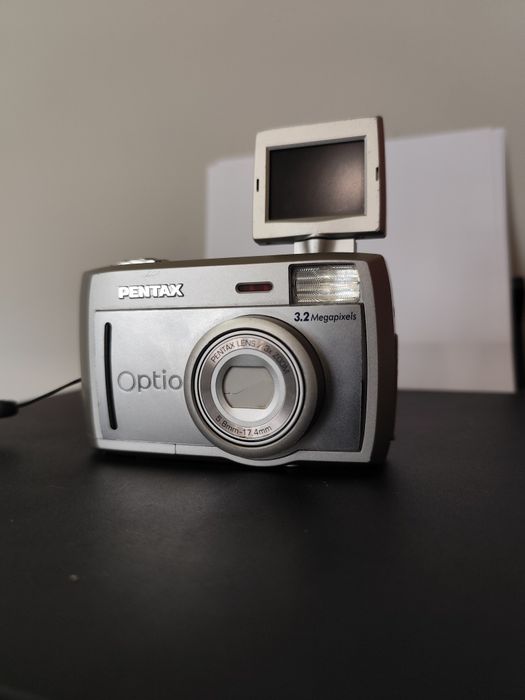 Pentax Optio 33L - ретро дигитален фотоапарат с флип екран