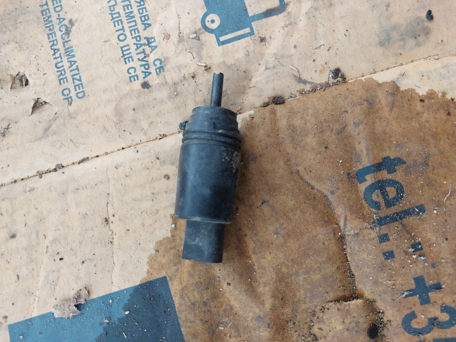 Помпичка течност за чистачки Бмв ф10 520д 184кс  n47 bmw f10 f11