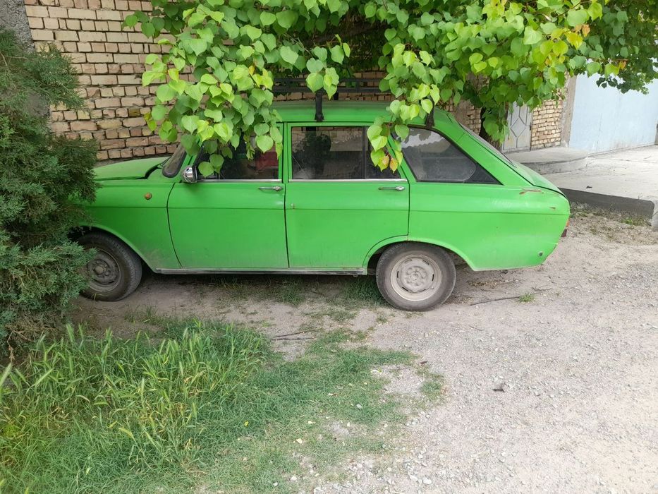 Moskvich yashil kombi