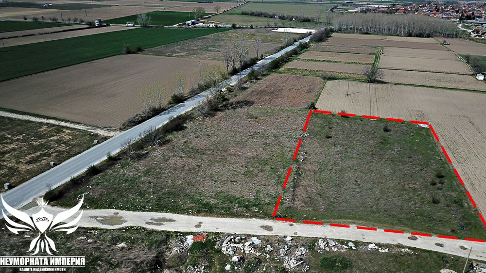 Продавам земя 4900кв.м. на втора линия към с.Стряма