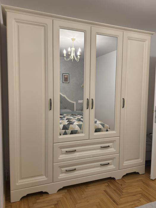Vând dulap dressing mdf vopsit, ca nou