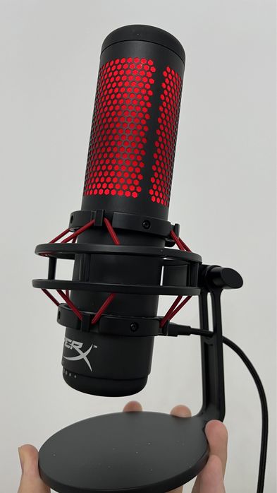 Продаю стриминговый микрофон HyperX Quadcast