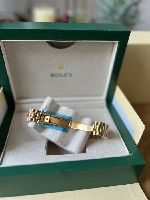 Rolex Day-Date Gold And Green Dial Diamonds President 40 mm
