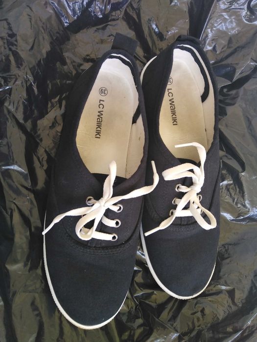 ботуши,боти,маратонки,кецове,обувки