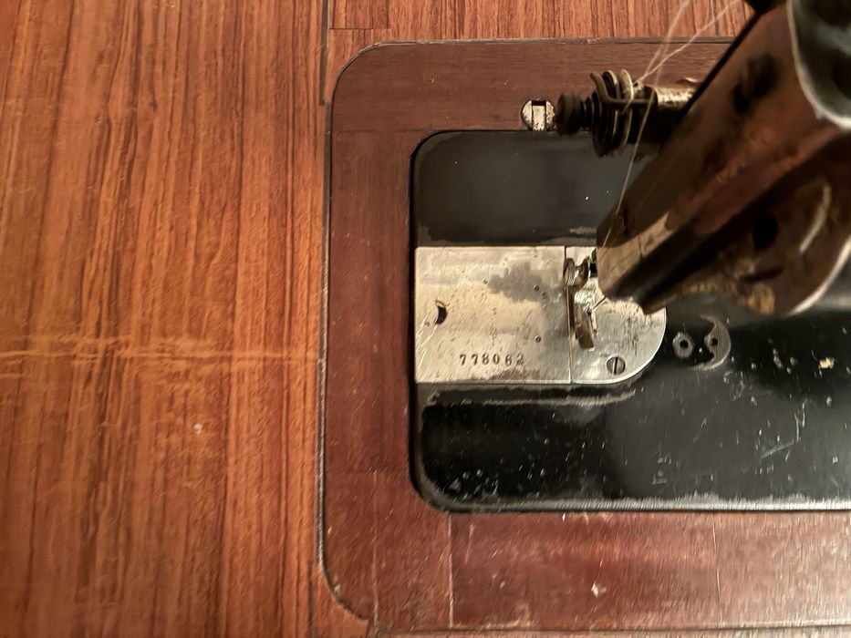 Masina cusut veche fabrik marke