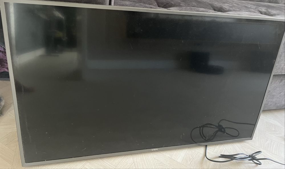 Телевизор Yasin LED-40E3000 б/у